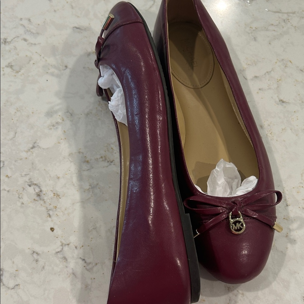 Michael Kors Burgundy Leather Ballet Flats with MK Logo Lock Bow Size 7.5M - Picture 3 of 7